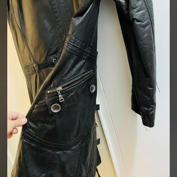 Danier long Leather Jacket with quilted lining - Picture 7 of 9